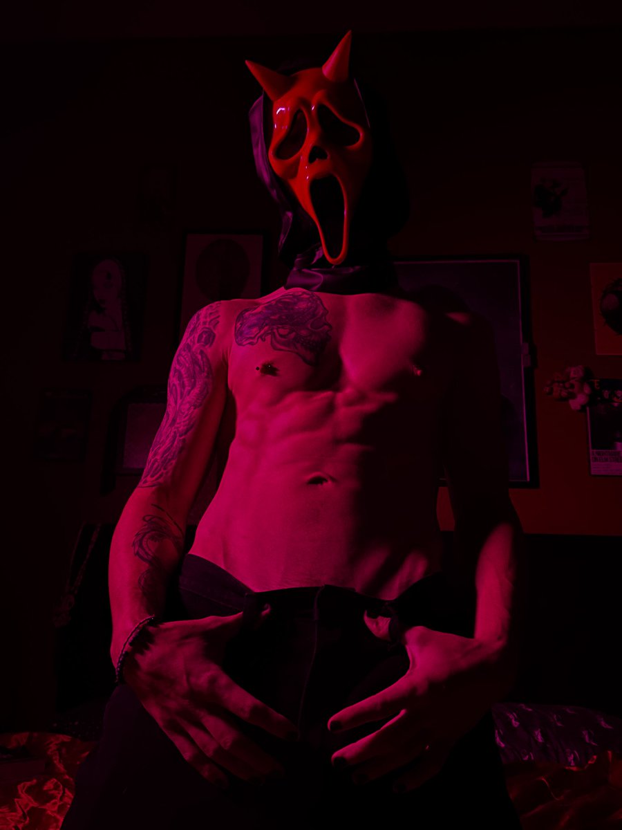 Nick Curious tweet media