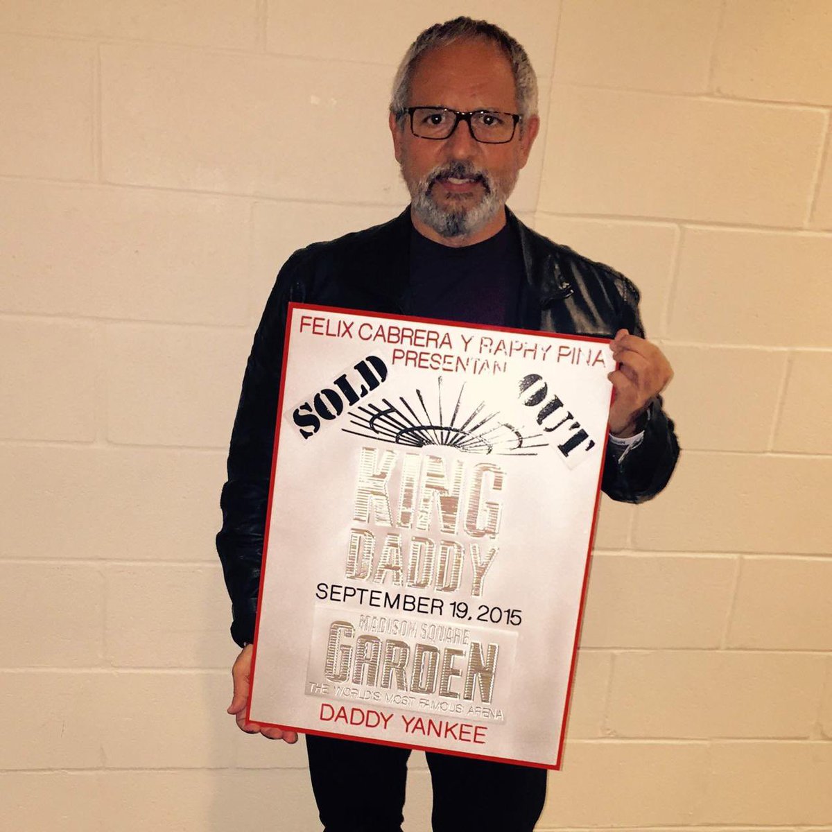 no muchos productores, pueden decir que han agotado presentaciones en el Madison Square Garden en la época de los 90 80, 2000   ahora será que vale la pena  sacar Pecho, esta presentación fue en el 2015,Sold Out el Cangri de los Cangri Daddy Yankee #johnsepulveda <a href="/jucorreal/">julio correal</a>