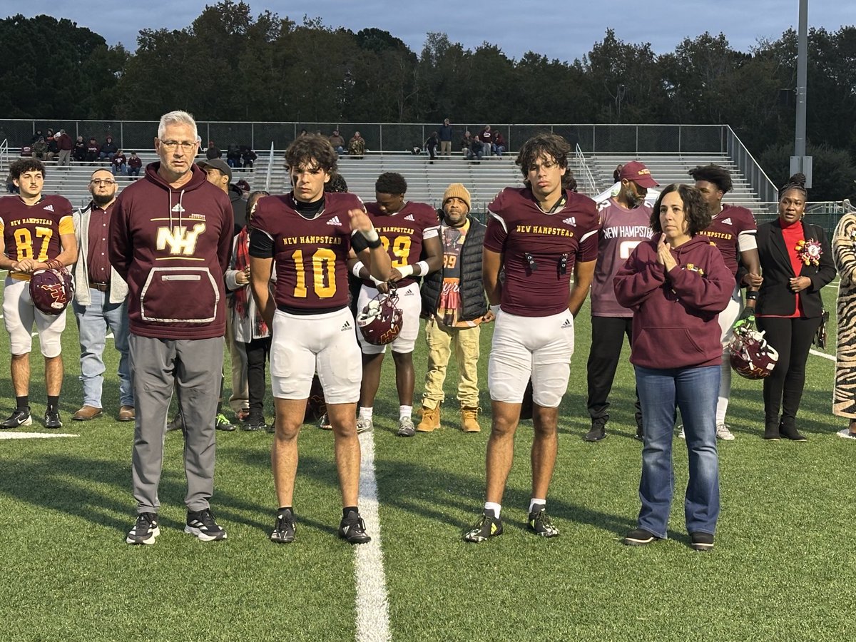 New Hampstead senior Erik Hockman (No. 10) with his twin brother Ben and their parents as NH celebrates Senior night. Kickoff w/Benedictine set for 7 pm at Pooler Stadium ⁦<a href="/NEWHAMPSTEADFB/">New Hampstead Football</a>⁩ ⁦<a href="/BC_Football1902/">BC Football</a>⁩