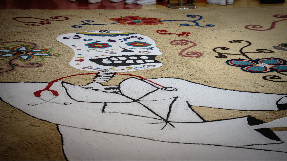 difhgo's tweet image. Celebramos la vida y nuestras tradiciones en el Hospital del Niño DIF Hidalgo. Estas actividades llenas de color y esperanza fortalecen el ánimo de nuestras niñas, niños y adolescentes. 💀💐🙌🏻