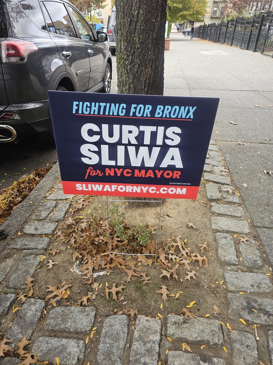 PLEASE NEWYORKERS VOTE FOR <a href="/CurtisSliwa/">Curtis Sliwa</a> TO SAVE THE CITY