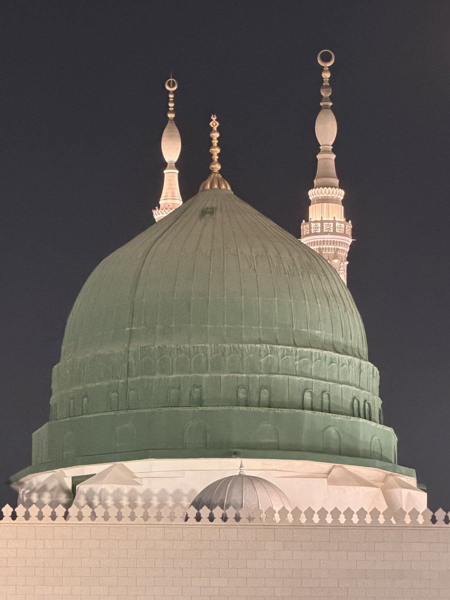 Cuma Gecesi Okunacak Salavat (3 kere)
ALLAHÜMME SALLİ VE SELLÎM VE BARİK ALA SEYYİDİNA MUHAMMEDİN NEBİYYİL ÜMMÎYYİ EL HABİBİL ALİL KADRİ EL AZİMİL CAHİ VE ALA ALİHİ VE SAHBİHİ VE SELLİM 
@ Medine