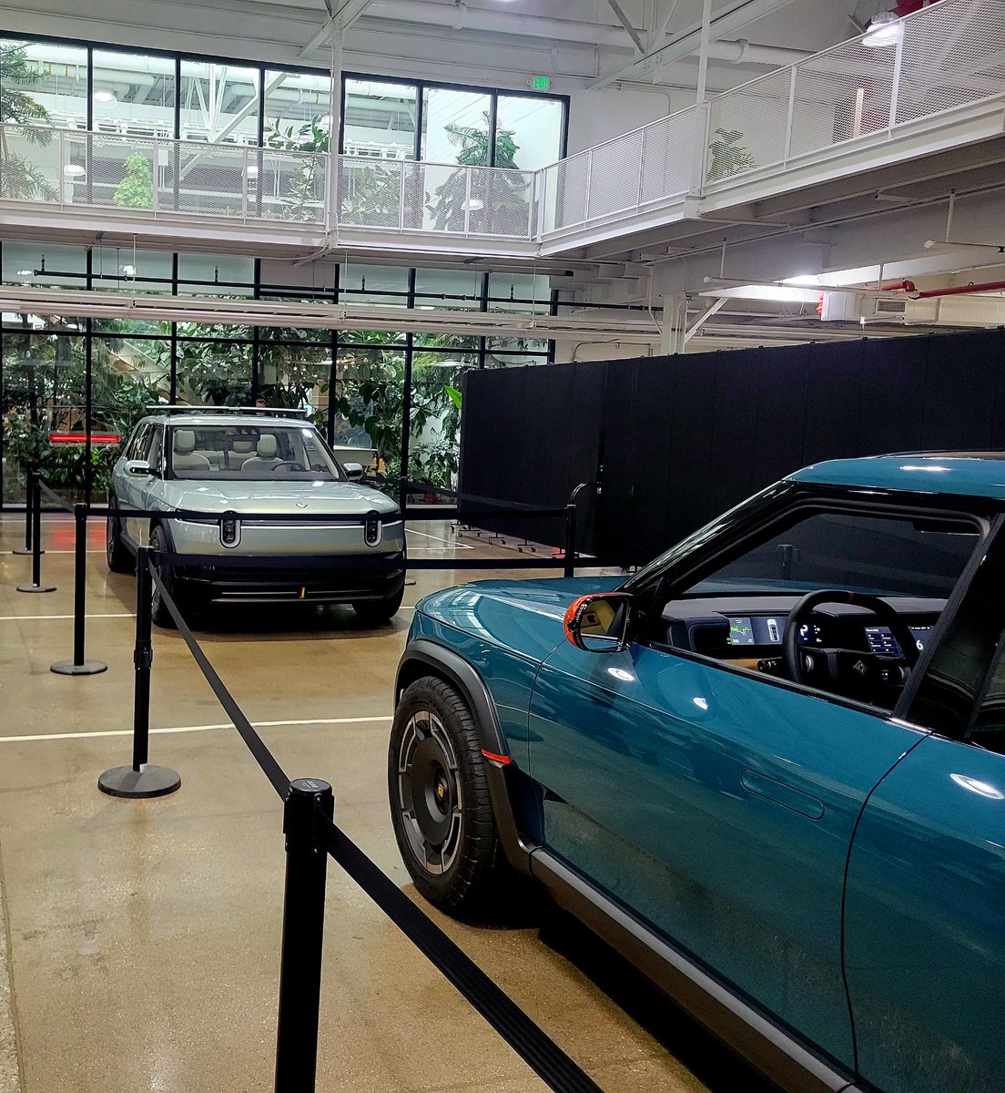 I swear I saw this silver R3 drive past me here in Bloomington-Normal. I assumed this model shown was undrivable. I love living in Rivian World...but I am going nuts and starting to see things?