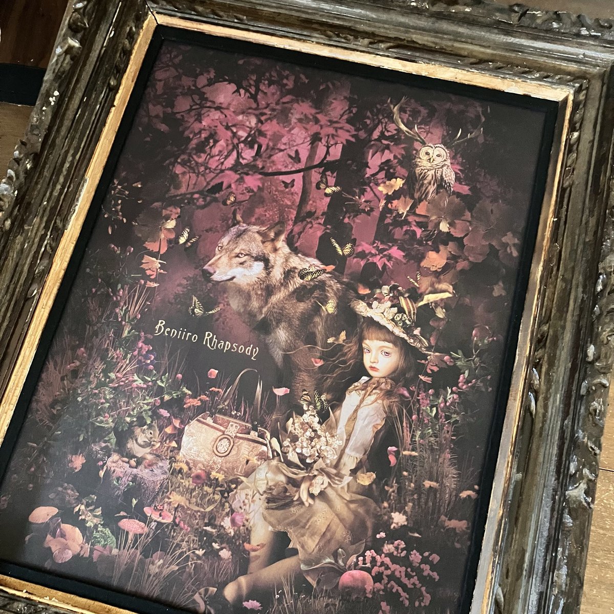 本日から始まるグループ展
「紅色ラプソディ」
あいにくの雨ですが足元に気をつけてお越しください
お待ちしてます