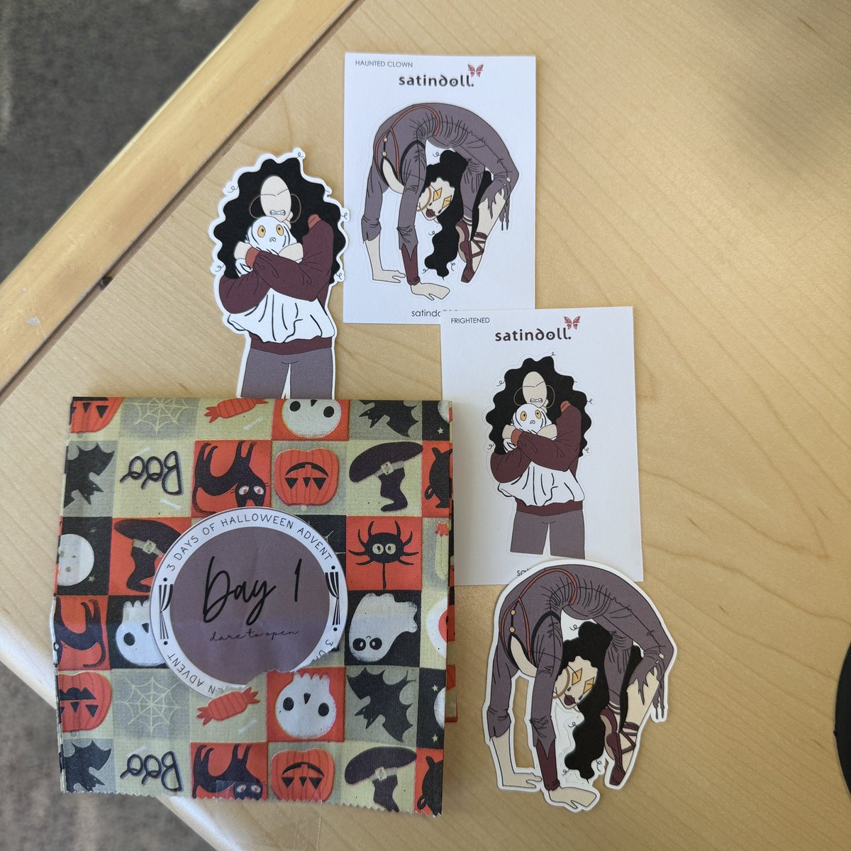 thetthinks's tweet image. Late Post: Halloween Advent Day 1 - Haunted Clown 🤡

Use code THERESA20 at @satindollco.’s website to get a free doll and a discount!