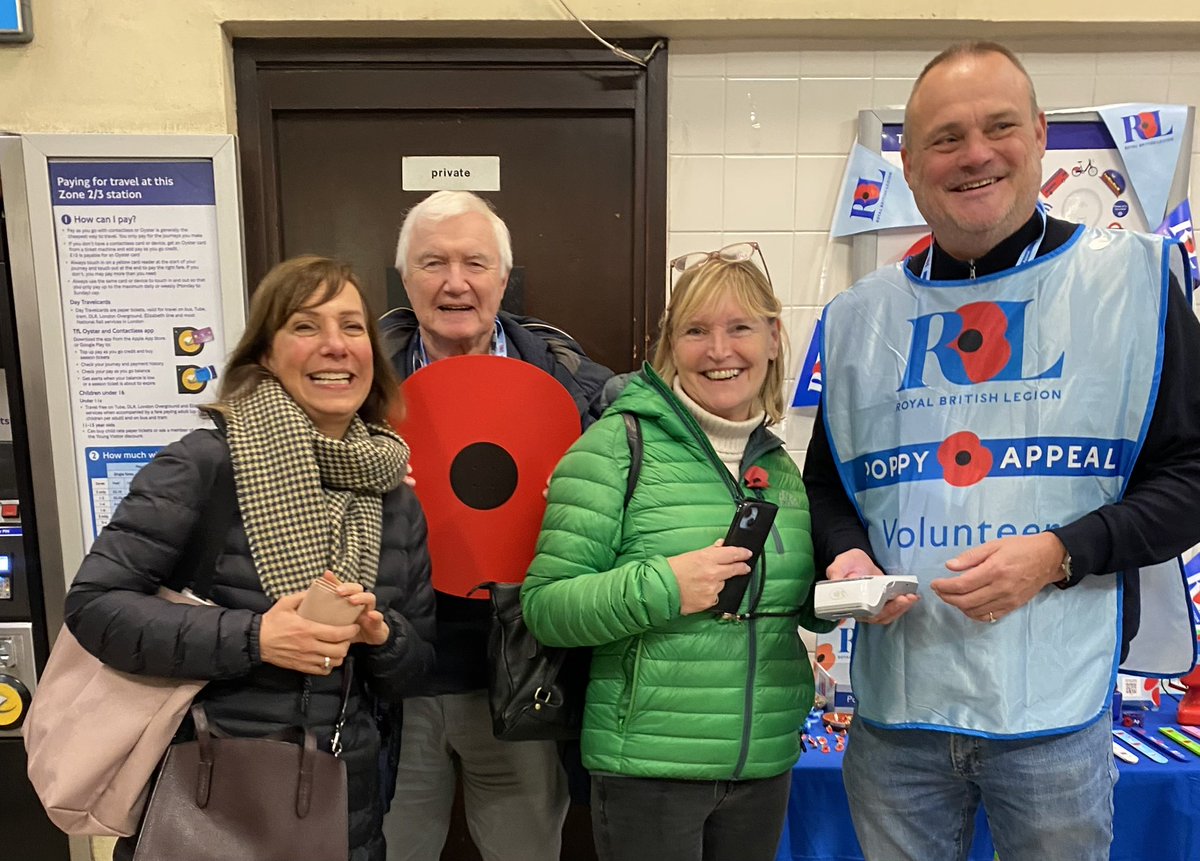 TorinDouglas's tweet image. Huge thanks to guest @PoppyLegion collector @TfL #TurnhamGreen - @almurray #PubLandlord + #WW2 podcaster @WeHaveWaysPod.  Thanks too to #Chiswick organisers Elisabeth Whittaker &amp;amp; Mark James; @tfl customer service supervisor Tony Currie; volunteers &amp;amp; those who gave so generously.