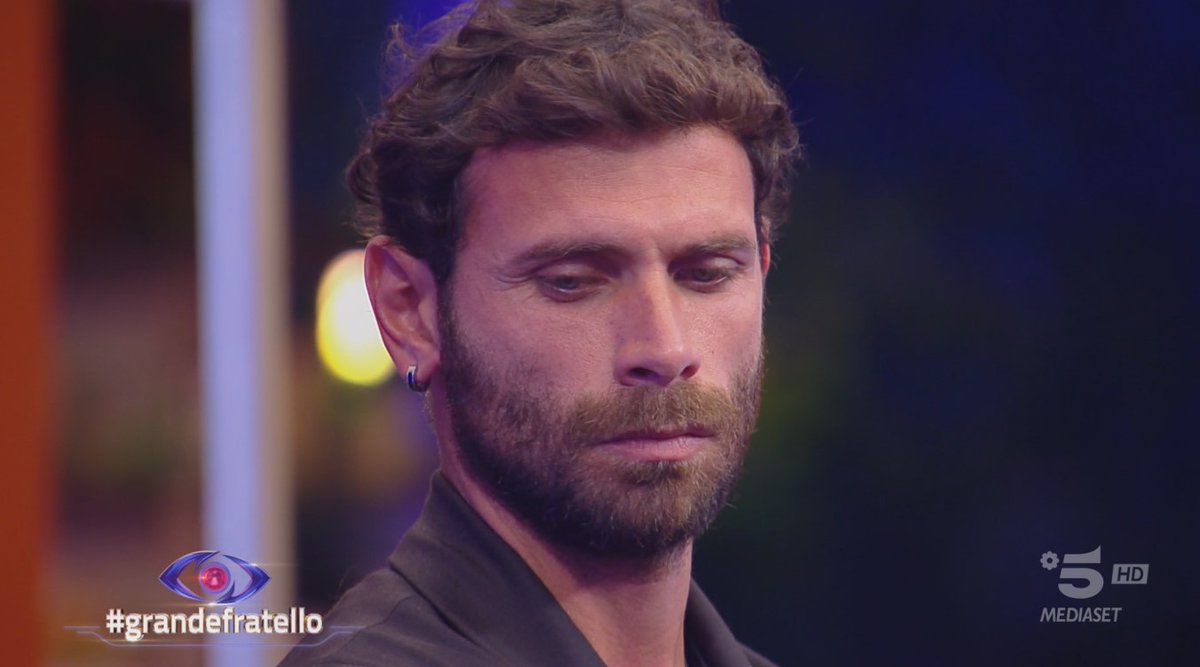Domenico entusiasta dell'arrivo della fidanzata Valentina in casa.
Come quando ti suona la sveglia alle 6.

#GrandeFratello