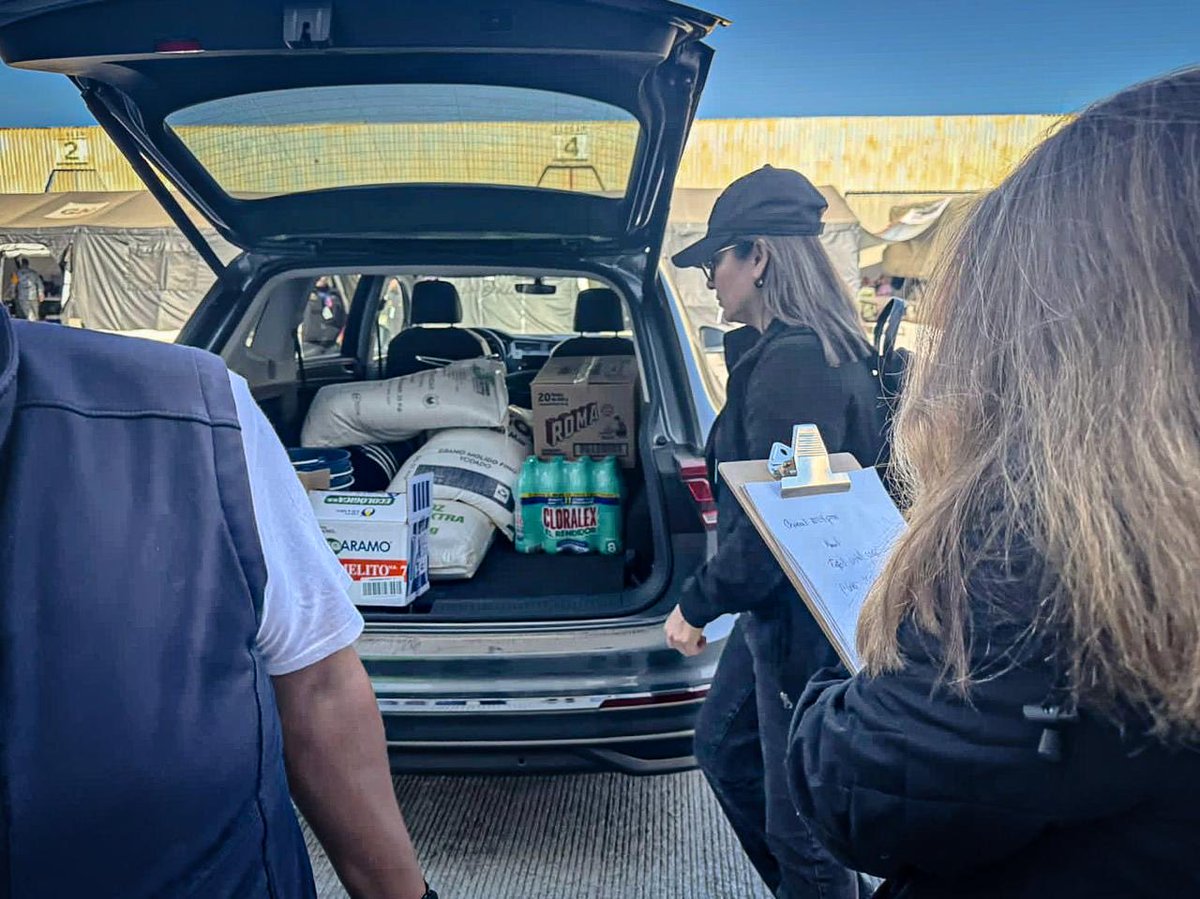 difhgo's tweet image. #LaFamiliaDIFH  agradece a la Familia Escamilla, Pérez y Amigos por su donación, destinada a apoyar a personas en situación de vulnerabilidad. 🫱🏼🫲🏽📦🌾
Este gesto refuerza nuestro compromiso con la solidaridad y el bienestar comunitario. 
#HidalgoUnido