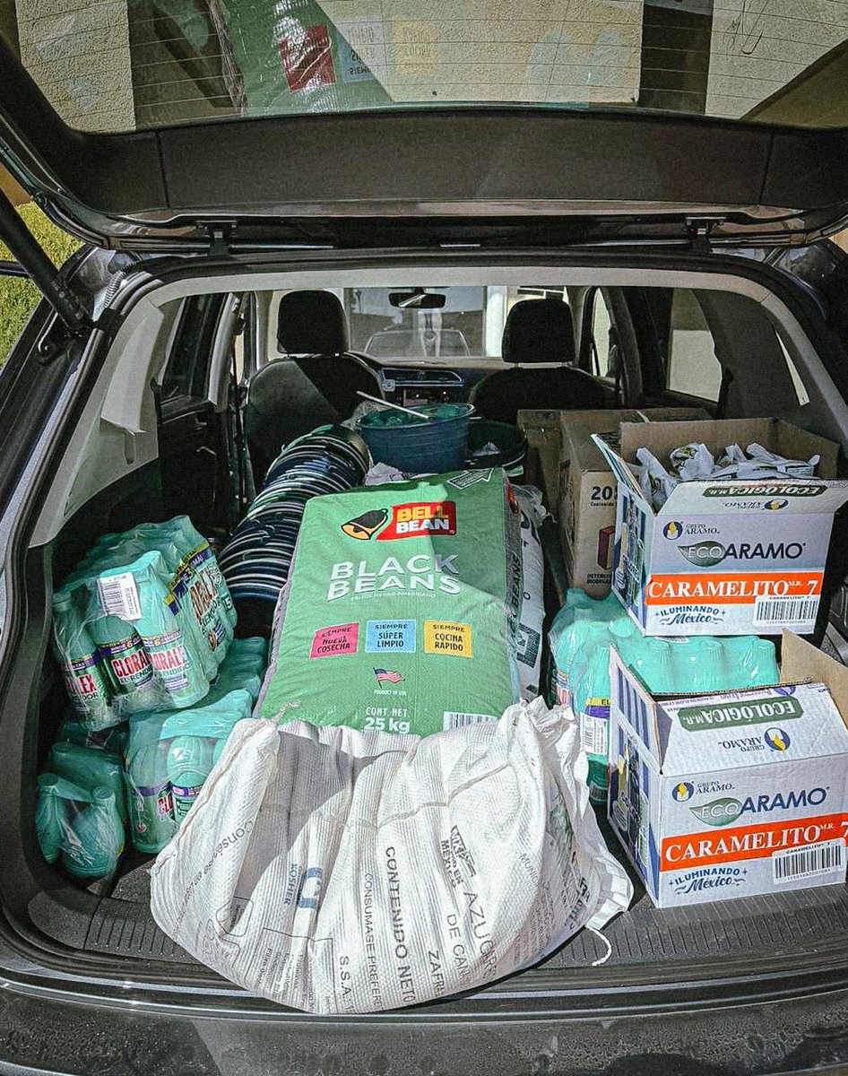 difhgo's tweet image. #LaFamiliaDIFH  agradece a la Familia Escamilla, Pérez y Amigos por su donación, destinada a apoyar a personas en situación de vulnerabilidad. 🫱🏼🫲🏽📦🌾
Este gesto refuerza nuestro compromiso con la solidaridad y el bienestar comunitario. 
#HidalgoUnido