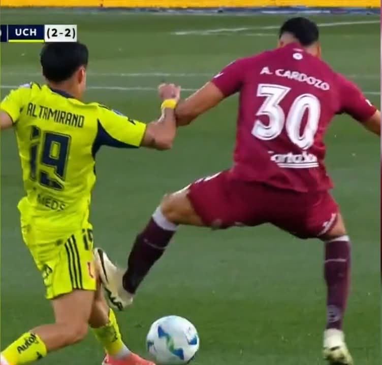 Le sirvió el llanto a <a href="/clublanus/">Club Lanús</a> 

Y la <a href="/CONMEBOL/">CONMEBOL.com</a> se esforzó por poner al árbitro más localista que había…

#VamosLaU 💙❤️🦉