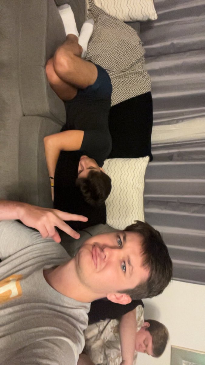 UTK Will be representing!

We play on stream at 12:00 est!

In full costume too 😈👻