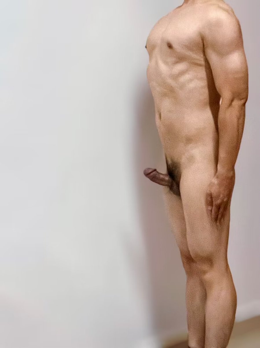 军姿挺拔，合格的大兵