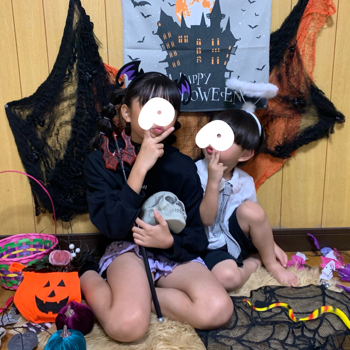 ⸜ 𐊗𐊯𐊦𐊢𐊋 𐊫𐊯 𐊗𐊯𐊤𐊠𐊗! ⸝
#happyhalloween🎃 𝟚𝟘𝟚𝟝 ⸝⋆

今年は娘のリクエストで天使と悪魔°ʚ✞ɞ°

ハロパはみんなで予定合わせて、11月にやるから
うちらのハロウィンはまだまだこれから🦇🪄︎︎◝✩