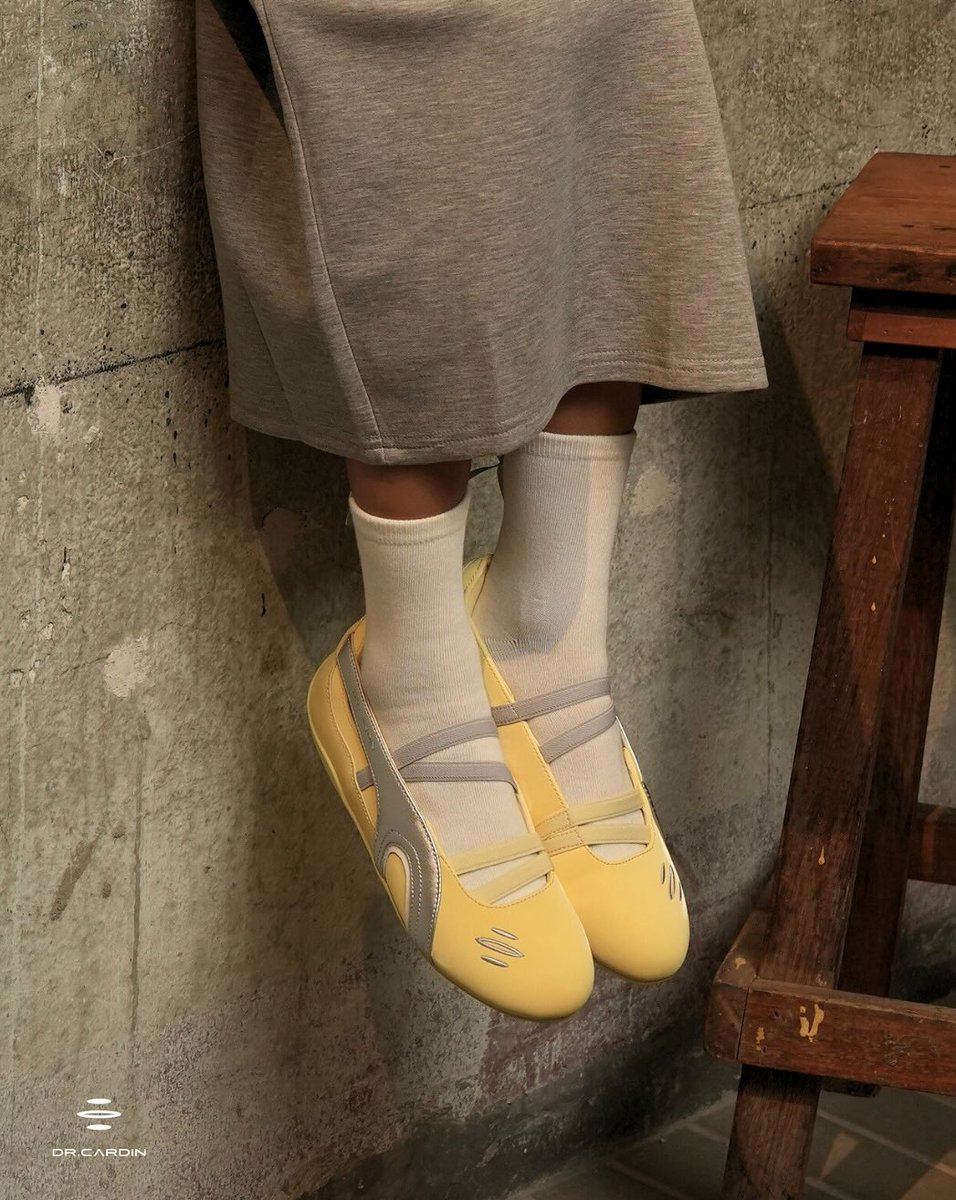 Not me terus search kasut yang Bella Astillah pakai ni. Sekali pandang macam brand mahal tu. Tapi harga brand ni much cheaper😍