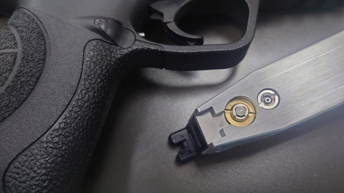 nagatoseikou's tweet photo. GUARDERのMARUI M&P9 マガジン
やっとピンがないバージョン😭😭
これだとガス漏れ問題が無い❗️
しかも軽量化だぞー
良過ぎ!!!
#guarder #tokyomarui #東京マルイ #mp9 https://t.co/ErYYB13FuH