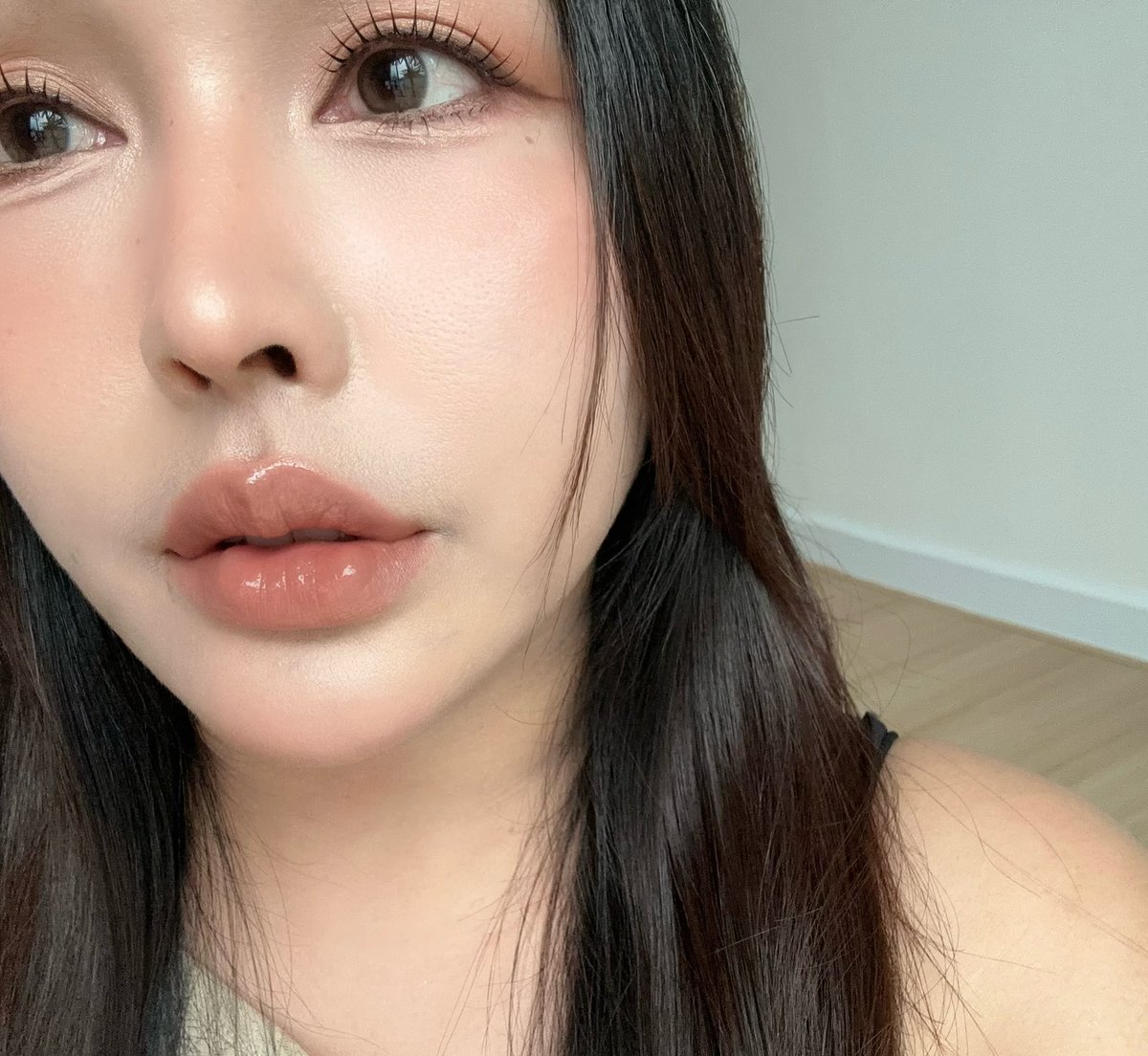 WiJupiter's tweet image. ลิปไพรเมอร์ Javin de seoul 👄สีLight Brown 🤎 ทับด้วยลิปออยล์เพิ่มความฉ่ำ✨สวยมากกก 😳🤟🏻 ใครชอบสีนู้ดน้ำตาลนี่แหละๆ⬆️💯

(ลิปไพรเมอร์ตัวใหม่นี่ไม่มีเมนทอล ใครแพ้ง่ายใช้ได้ ความติดทน👏🏼กลบสีปากยังทำดีเหมือนเดิม👍🏻)