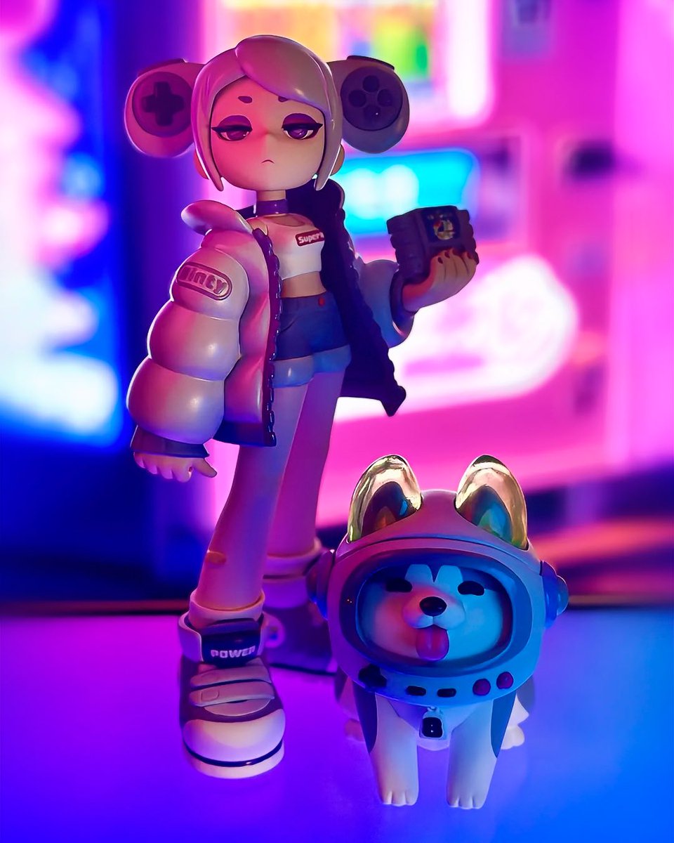 StudioOcami's tweet photo. And of course Eight is with her ☺️

 #toycollectible #retrogaming #gemugal https://t.co/U0R9hqpqkQ
