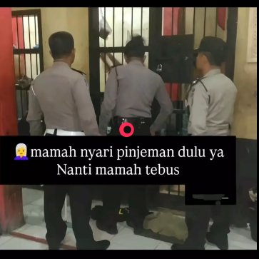 Track 1. Demi Keluarga (ft. Doddy Hamson)
Bercerita tentang pengorbanan, apapun akan dilakukan demi Keluarga sendiri. atas nama cinta dan kasih sayang.

music.youtube.com/watch?v=rQqAsg…