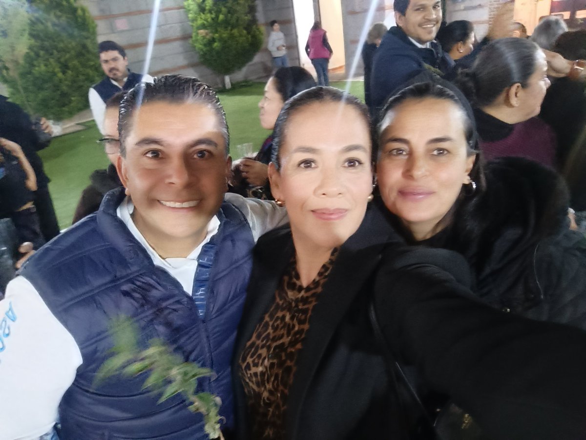 Bisou 🥂🍾❄️ tweet media