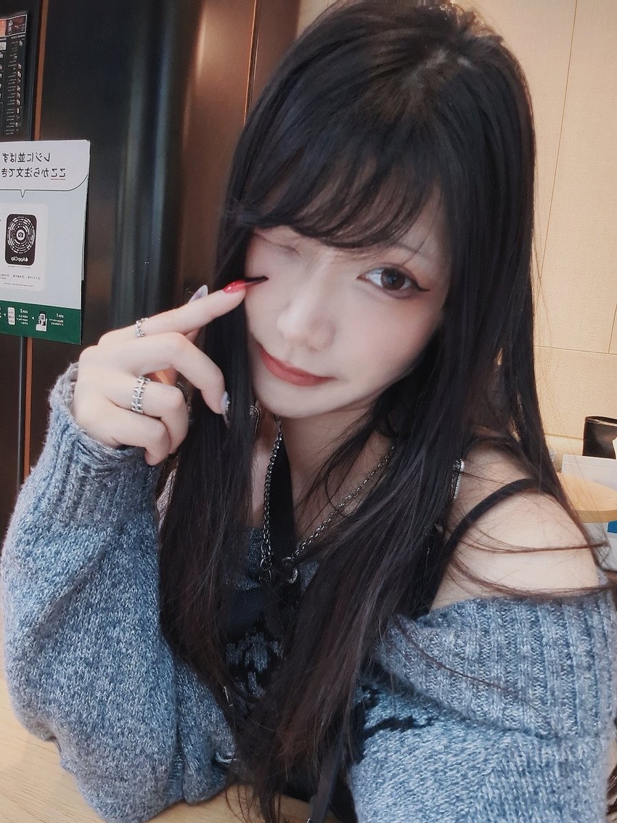 why are long nails so pretty with distressed fashion but a pain to wear cus im getting caught on and ripping EVERYTHING