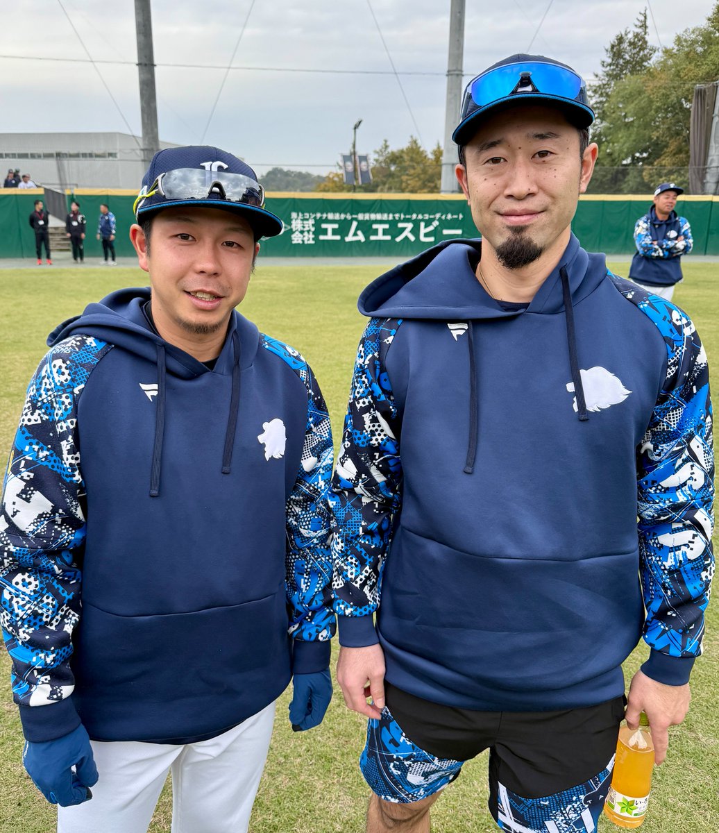 ストレッチ前の #児玉亮涼 選手と #外崎修汰 選手をお届け。 今日も