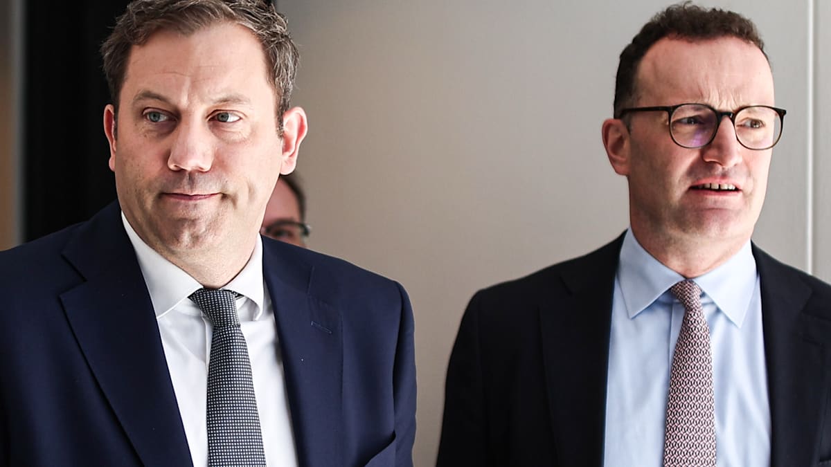 welt's tweet image. „Im Moment verlieren wir gemeinsam, die Umfragen sind brutal“, sagt Spahn über Schwarz-Rot to.welt.de/P8te1YF