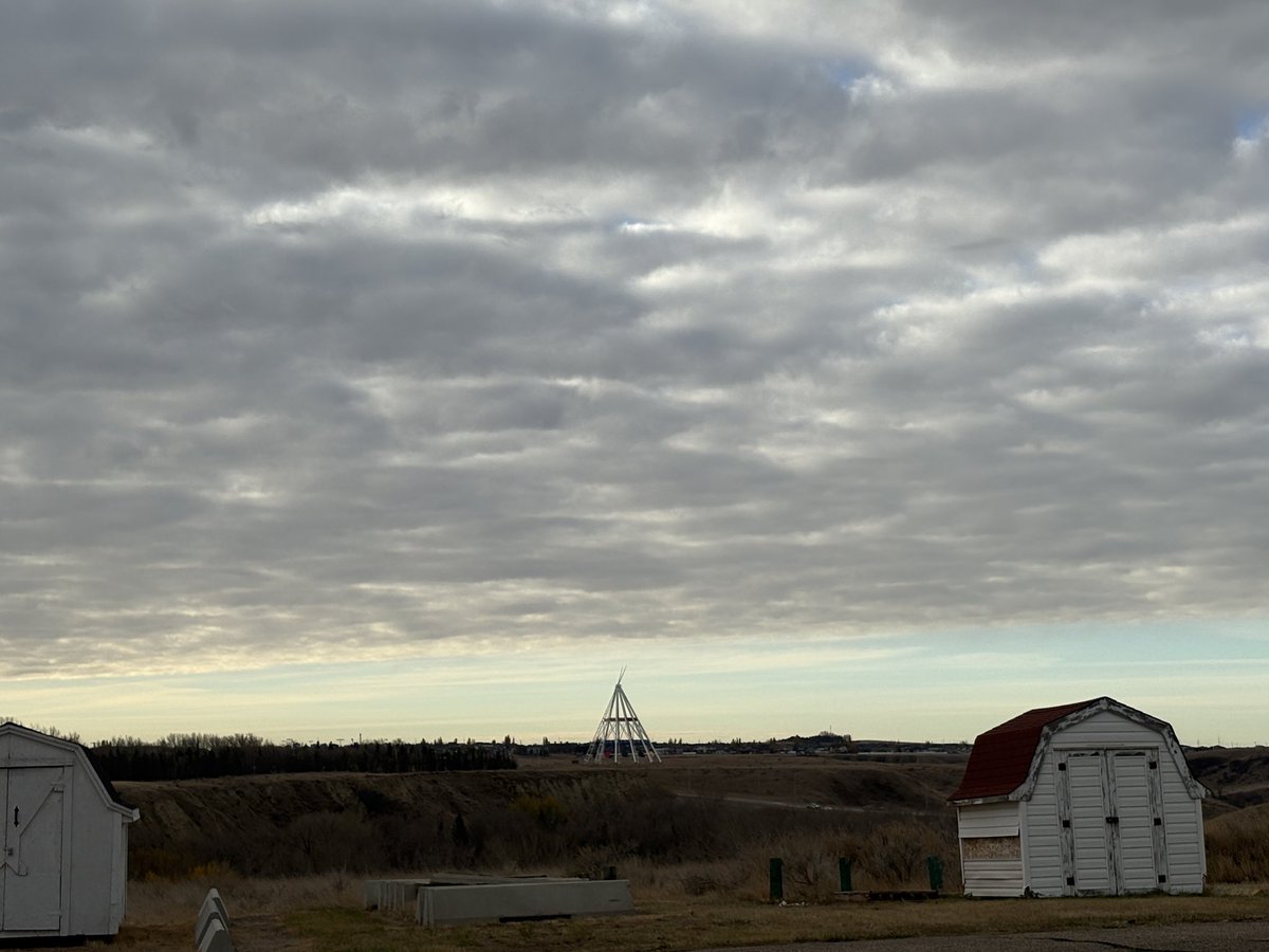 Morning walk with a PE class.  #sharethetrailmh #autumninalberta #MedHat