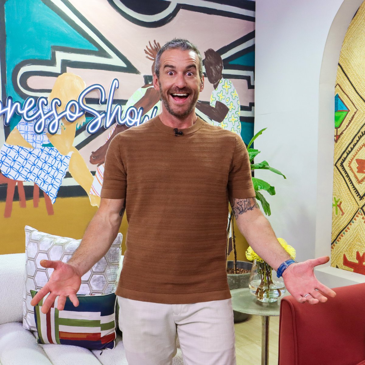 expressoshow's tweet image. Imagine getting that call to say you’ve just won a brand-new Hyundai Grand i10… what’s the first thing you’d do?

For 40 years, #Buildit has been turning dreams into reality one big “Yes We Can” at a time! 🧱

And to say thank you to Mzansi, you stand the chance to WIN 1 of 14