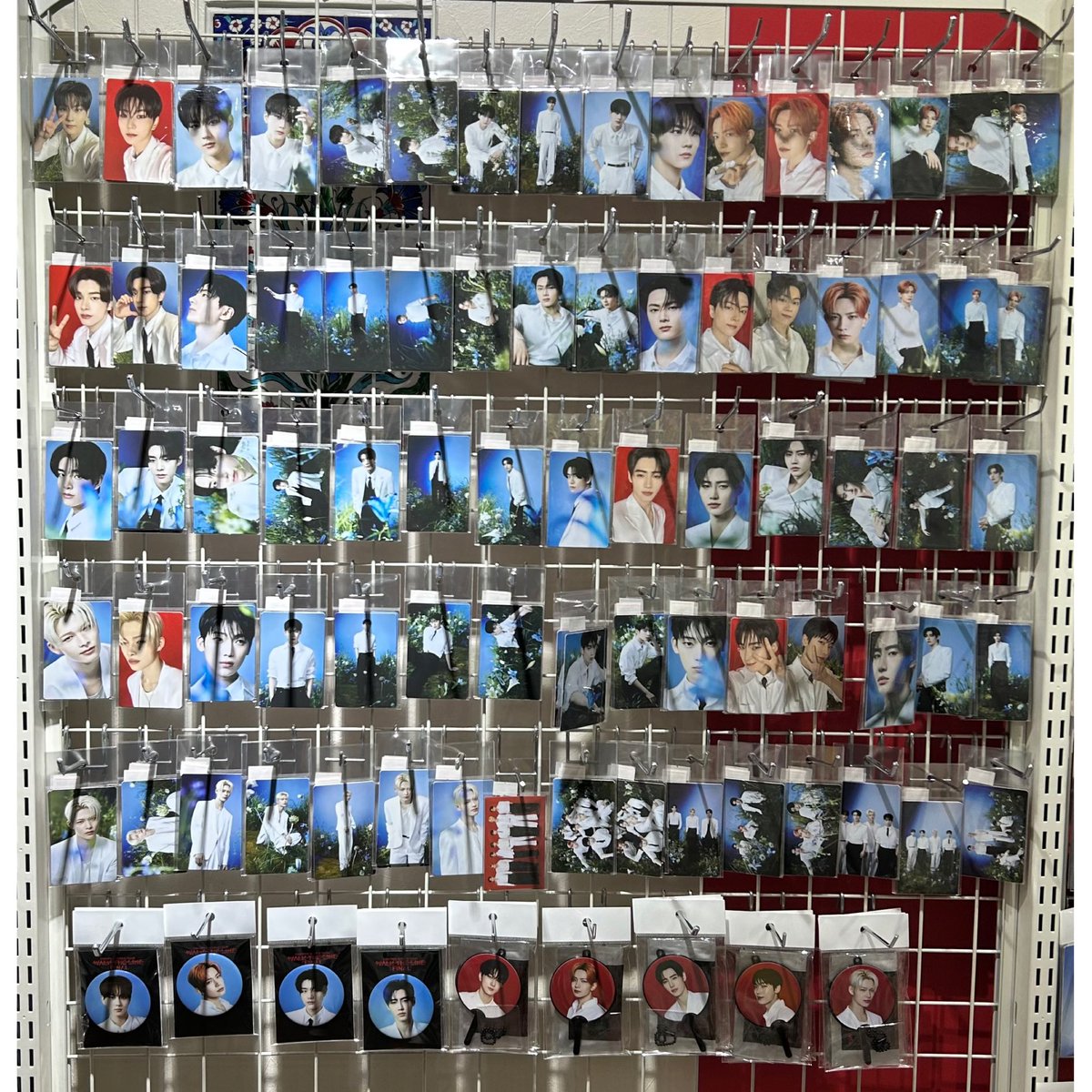 ソンフン ソヌ ヒスン ジョンウォン ニキ トレカ アクキー 缶バッチ