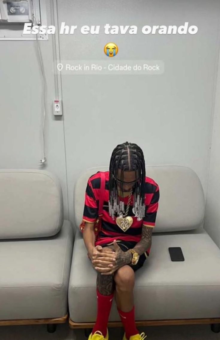 meikibitskkk's tweet image. ela acabou de comparar a gente com a VIRGÍNIA e o VINI JR eu vou me matar