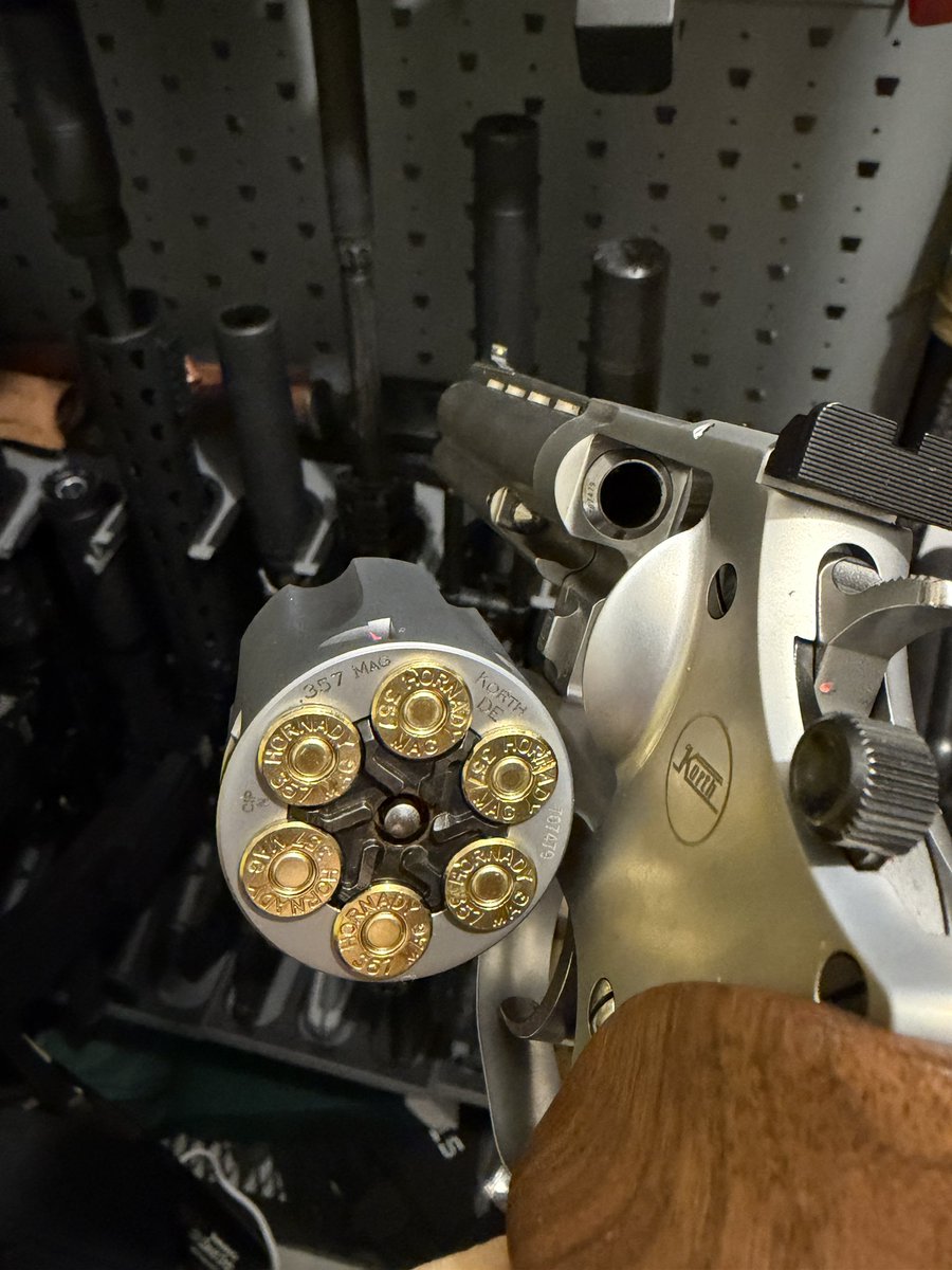 BradEBonham's tweet photo. My first and only revolver. #357mag
Not the best concealed carry but I’ll let you know how it feels after a day. Haha https://t.co/7lwR71GmMW