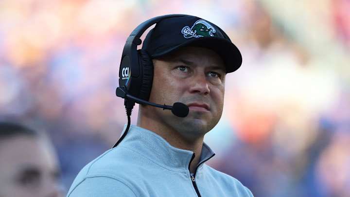 #Tulane looked like a team whose Head Coach is already one foot out the door 🤔. 
John Sumrall will be the next HC of ______ next season? <a href="/allUKball/">Big Blue Rando_HPS</a> <a href="/KYSass_/">Sass ✌🏻</a> <a href="/t_step30/">TStep 🍊</a> <a href="/Irish_Hammer_71/">The Irish Hammer</a> <a href="/coachevans1973/">Coach Evans</a> <a href="/orangejuice_865/">🍊🥤juice</a>