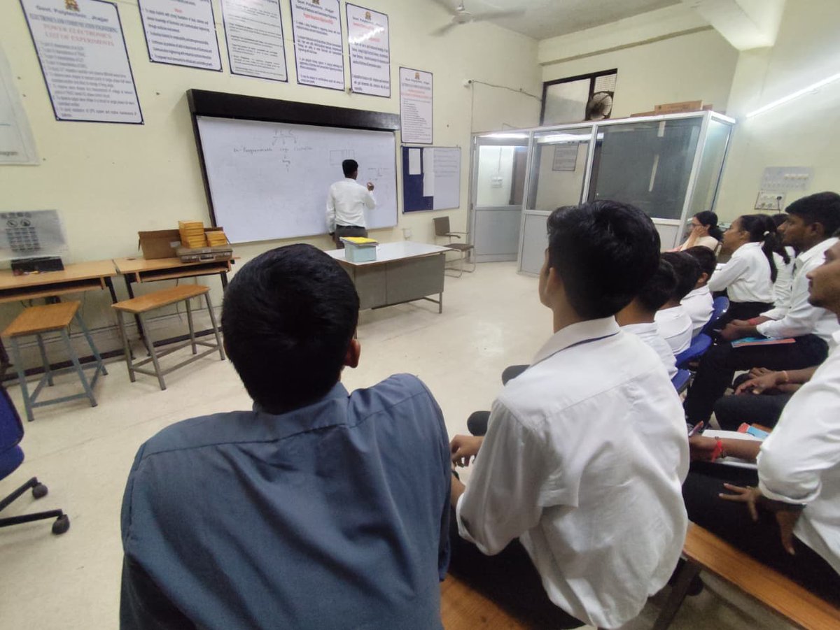 msmetcbhiwadi's tweet image. MSME Technology Centre Bhiwadi has successfully concluded the ESDP on PLC Programming at Govt. Polytechnic, Jhajjar 📷
#MSMETCBhiwadi #ESDP #PLCProgramming #Automation #Industry4.0 #SkillDevelopment #Entrepreneurship #YouthEmpowerment #Jhajjar #Haryana #MSME