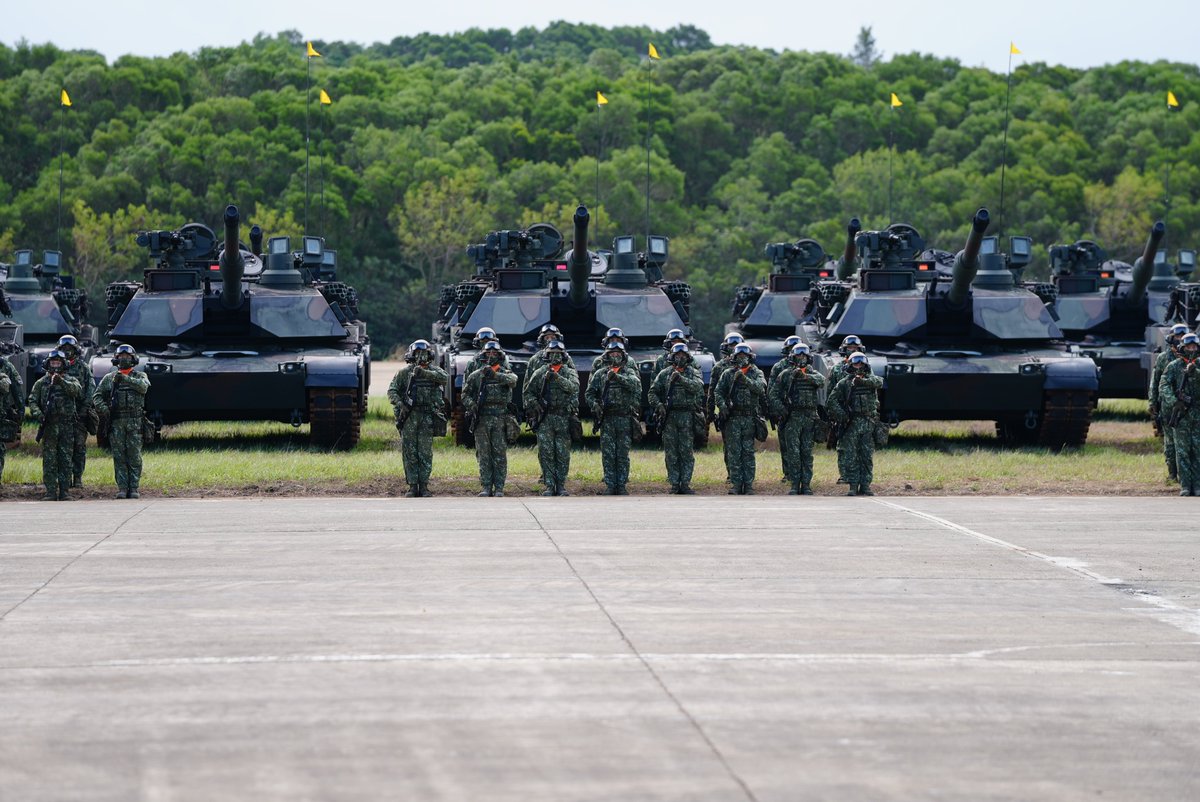 MoNDefense's tweet image. President @ChingteLai today presided over the activation ceremony of the #ROCArmy’s 3rd Combined Arms Battalion, 584th Armor Brigade, marking the unit’s re-equipment with #M1A2T tanks.

This milestone marks the #ROCArmedForces’ commitment to modernization and combat readiness.