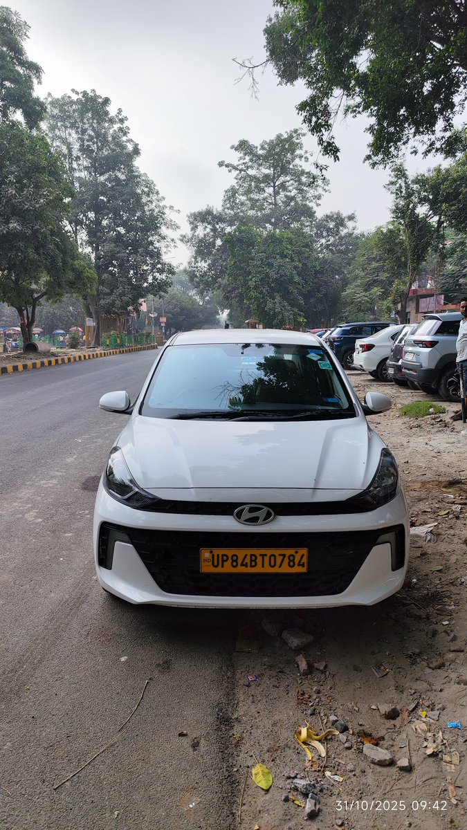 abhijeetkumarof's tweet photo. @ghaziabadpolice, @Gzbtrafficpol, @dgpup महोदय, मीडिया टाइम्स अपार्टमेंट, अनुकंपा अपार्टमेंट, इंदिरापुरम, गाजियाबाद का आनेजाने का  रास्ता टैक्सी ड्राइवर द्वारा गलत पार्किंग कर बाधित किया जाता है । https://t.co/3vmXRqamUB