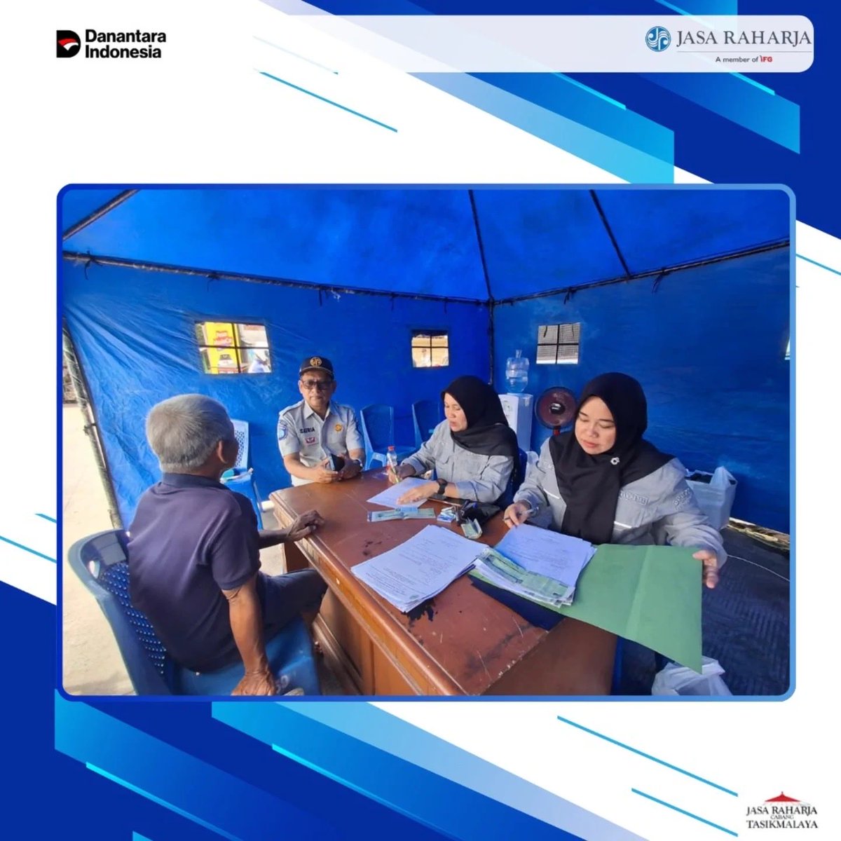 Threesandy's tweet image. Jasa Raharja Tasikmalaya Bersama Stakeholders Gelar Operasi Gabungan Pemeriksaan Pajak Kendaraan di Perempatan Muktamar Singaparna