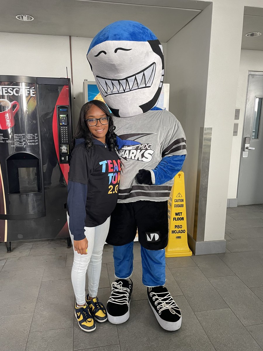 Academy of Teaching students enjoyed their time at <a href="/MDCollege/">Miami Dade College</a> learning about various teaching initiatives, importance of educators, and more!

<a href="/CTEMiami/">M-DCPS Career & Technical Education</a> <a href="/drldiaz/">Lupe Diaz</a> <a href="/MDCPSNorth/">M-DCPS North Region</a> <a href="/7011patriots/">American Senior High School</a>

#BookDGF #GetRightOrGetLeft #Teaching
