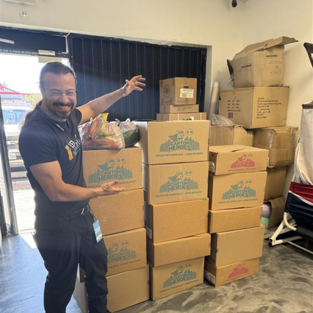 💙🍬 Thanks to our amazing community partners, we donated candy &amp; snacks to LV Reach and to Nevada Rise Academy!

Your generosity helps us give back and support local kids this Halloween. 👻🎃

#LVMPD #CommunityFirst #Partnerships #LVReach #NevadaRiseAcademy