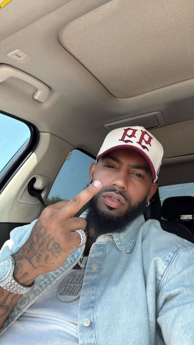 carlosmike780's tweet image. Too cute or perfect? 😅🥰