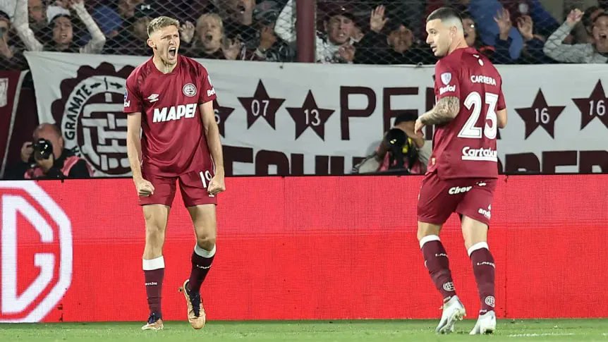 JuanPabloMarron's tweet photo. Hace 30 años que Lanús es protagonista. Sostiene su vigencia con pertenencia extrema, y su caracter copero. Desde aquella Conmebol de 1996 a su tercera final de Sudamericana a la que llega hoy. Con los de siempre, y con los nuevos que entendieron de que se trata este club. https://t.co/EntyQIylob