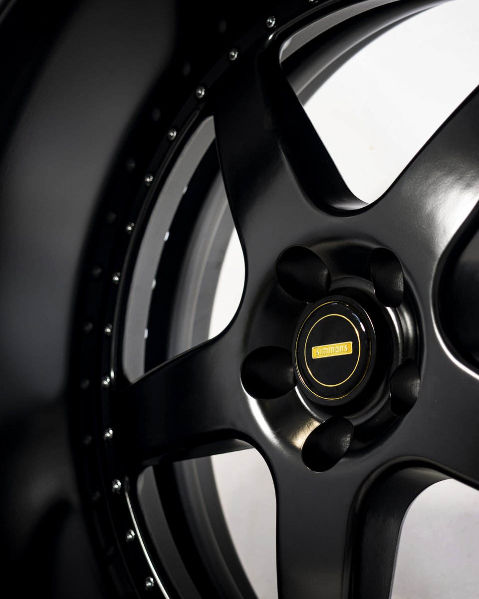 TempeTyres's tweet photo. Custom Simmons FR 🖤

#customsimmons #3piece #customrim #customwheel #22inch #deepdish #deepdishwheel #simmonsfr #satinblackwheel #mattblackwheel #explorepage #postoftheweek #wheeloftheweek #tempetyres #simmonswheels #simmonsaustralia https://t.co/FbsQfe8Ljg