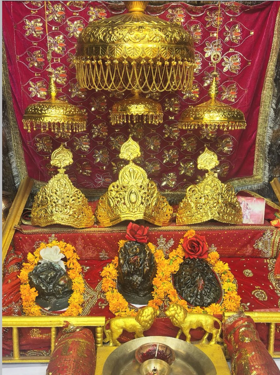 meVarsha_'s tweet image. माता वैष्णो देवी जी के प्रातः दिव्य अलौकिक दर्शन !