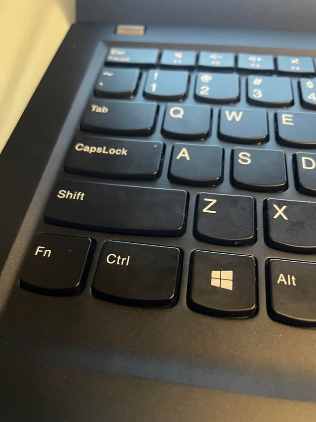 Solo los verdaderos devs saben que laptop tiene esta distribución de teclado