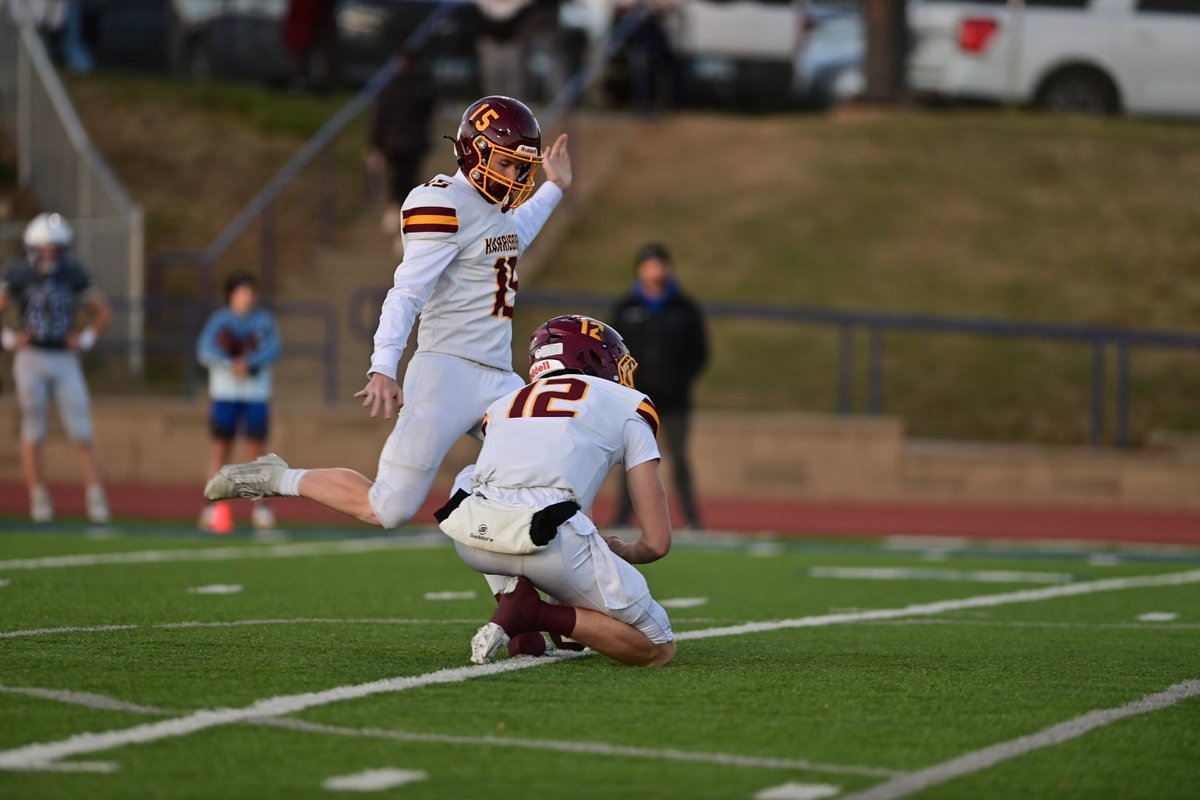 SDHSAA AAA Playoff Football update - #4 Harrisburg 10 - #3 SF O’Gorman 0 halftime. HHS #33 Bryson Esser with a blocked FG to keep OG scoreless in the half. David Doe with a rushing TD and Kyan Upton with a 35yd FG for the Tigers. #sdprep #football