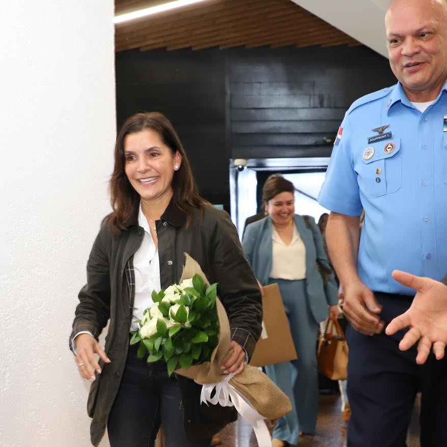 InformativosTA's tweet image. Nueva embajadora de EE. UU. llega a RD y visita la histórica Catedral Primada de América

Más detalles en el link
informativosta.com.do/2025/10/30/nue…

#EEUU #Catedral #Embajadora #Teleantilla10 #InformativosTA