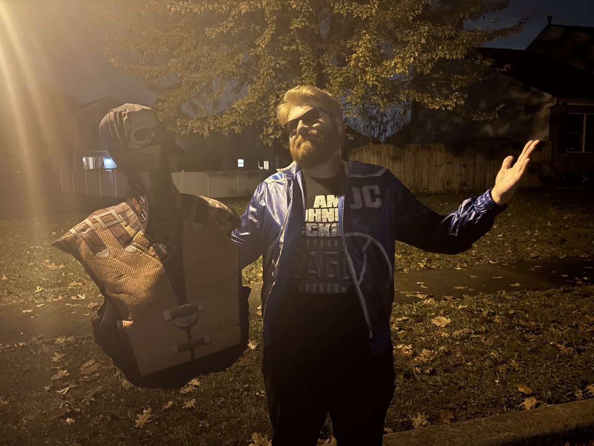 joeyjharold's tweet image. “What’d you do Johnny?”

“Just what you asked”

“Not what I meant by the splits”

BOOOOO 🍅🍅🍅🍅

#MortalKombat11 #mortalkombat #johnnycage #cosplay #Halloween @noobde @wbgames @WB_Games_UK #wbgames