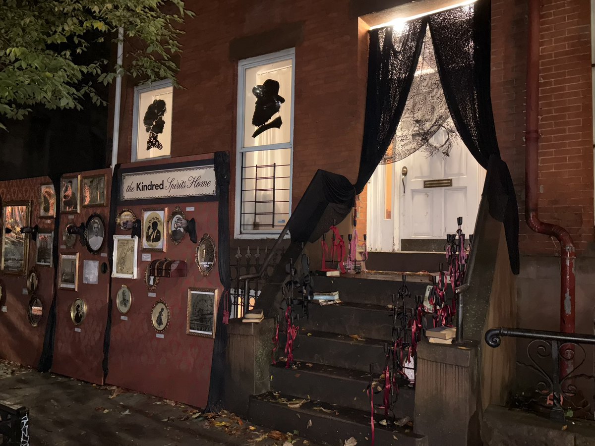 SwayEffect's tweet image. The Kindred Spirits Home 👻 @livekindred #halloween #TSEClientWork