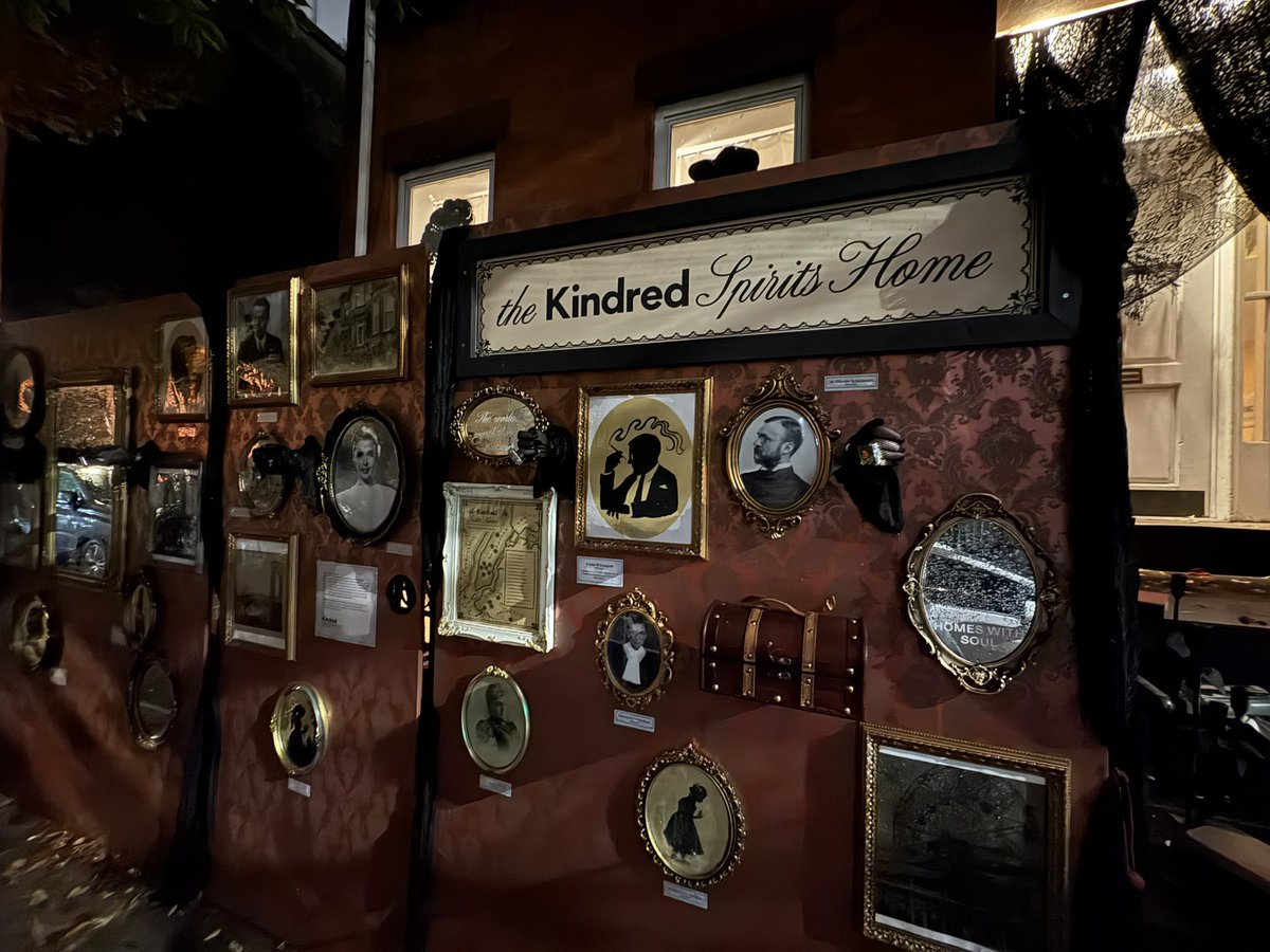 SwayEffect's tweet image. The Kindred Spirits Home 👻 @livekindred #halloween #TSEClientWork