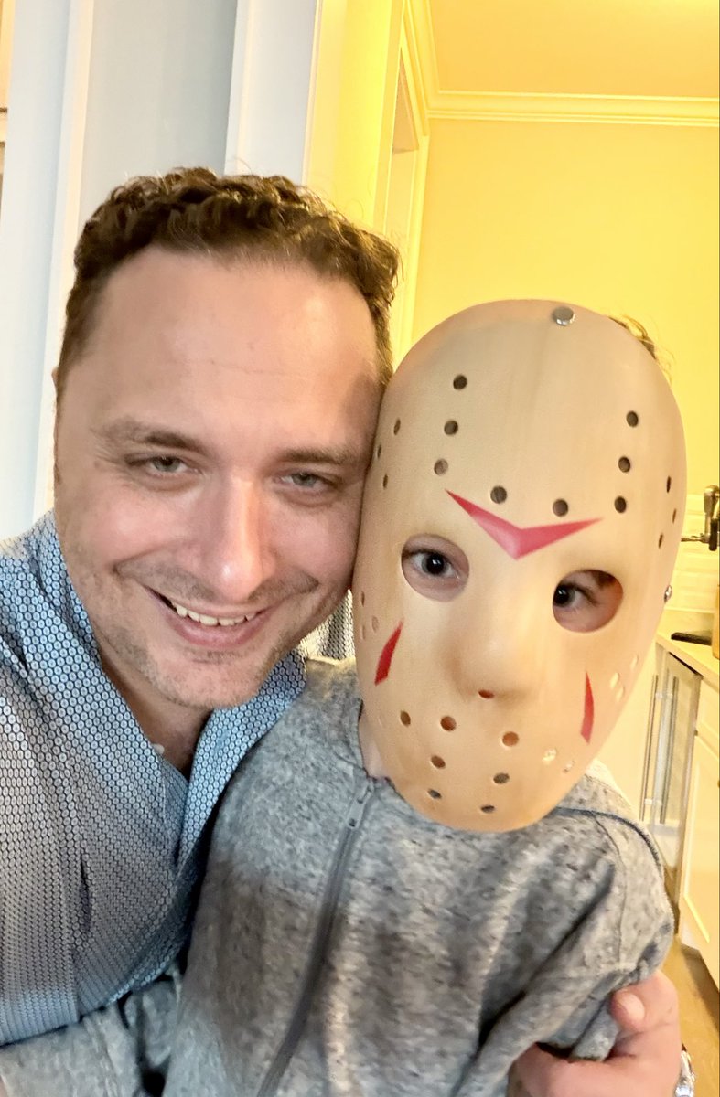 #PitDark is now over. Thank you to all participating agents, editors, and authors. The Jasons say, “See you next May!”