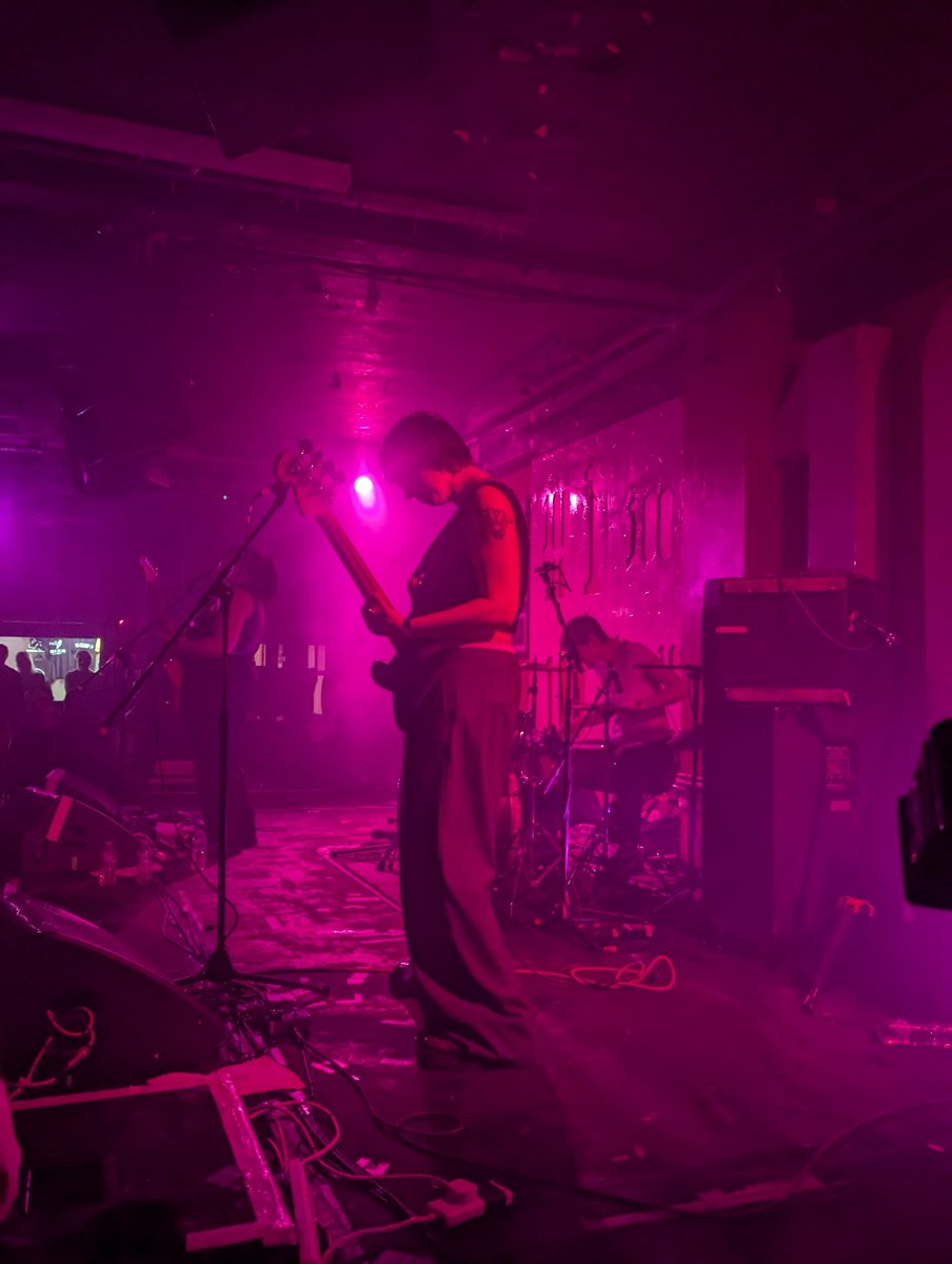 Noson wych iawn yn weld <a href="/adwaithmusic/">Adwaith</a> yn <a href="/100clubLondon/">The 100 Club</a> heno!
A fantastic night seeing <a href="/adwaithmusic/">Adwaith</a> at <a href="/100clubLondon/">The 100 Club</a> tonight!
🏴󠁧󠁢󠁷󠁬󠁳󠁿🎸🥁🎶